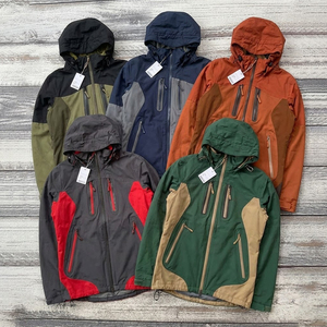 Veste <span class=keywords><strong>de</strong></span> Pluie Durable, Respirante et Écologique, Vente en Gros Usine, Veste Imperméable Polyvalente et Tendance 3-en-1 pour le Sport et le Camping - Product Image 1