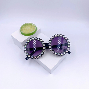 Lunettes de soleil rondes en gros, colorées, avec strass, monture PC, verres AC UV400, style dessin animé, pour enfants, animaux de compagnie, cadeaux d'anniversaire, usage en boutique - Product Image 4