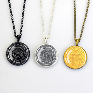 Collier de <span class=keywords><strong>formation</strong></span> magique des sept grands anges Pendentif dôme en verre Bijoux en métal Collier de divination vintage pour hommes et femmes - Product Image 1
