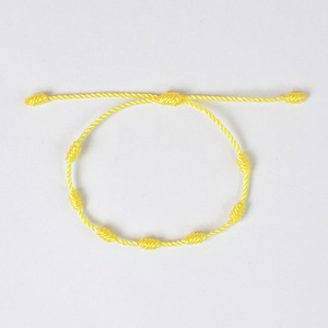 Venta al por mayor buena suerte Hilo Rojo siete cuerda anudada cordón tejido pulsera ajustable hecho a mano trenzado 7 nudos Rosario pulsera amuleto - Product Image 4