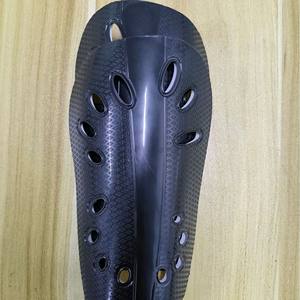 Espinilleras Profesionales para Fútbol, Running, Baloncesto, Voleibol, Talla S, Negras, de Plástico, Equipo de Protección 9003, Modelo Económico - Product Image 1