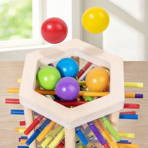 Jeu de tri et d'empilage en bois 3-en-1 pour enfants : Jeu de bâtonnets de comptage et Tour de chute de balles - Product Image 4
