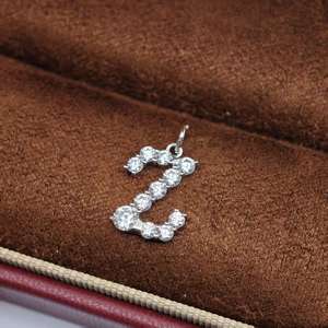 จี้ตัวอักษรเงินแท้ 925 รุ่นคลาสสิกจาก UM Jewelry สำหรับผู้หญิง เด็ก ของขวัญวันครบรอบ วันแต่งงาน และโอกาสพิเศษต่างๆ - Product Image 2
