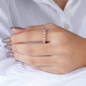 Anillo de Eternidad en Oro Rosa con Piedras Blancas Redondas, Elegante Anillo de Boda para Mujer, Regalo de Aniversario, Joyería Fina, Anillo de Uso Diario - Product Image 6