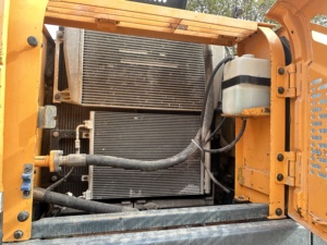 Excavatrice sur chenilles d'occasion Hyundai220lc-9s de bonne qualité bon prix d'excavatrice d'occasion de 22 tonnes en vente - Product Image 5