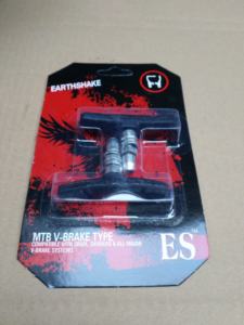 Plaquettes <span class=keywords><strong>de</strong></span> frein en V <span class=keywords><strong>de</strong></span> haute qualité pour BMX vtt et vélos <span class=keywords><strong>de</strong></span> <span class=keywords><strong>route</strong></span> chaussures <span class=keywords><strong>de</strong></span> frein <span class=keywords><strong>de</strong></span> jante à Friction Durable carte 70mm anti-dérapant résistant à l'usure <span class=keywords><strong>pas</strong></span> <span class=keywords><strong>cher</strong></span> - Product Image 3