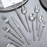 Couteau à steak et fourchette-cuillère à dessert rétro en acier inoxydable 304, motif flocon de neige, manche long et fin, style vintage occidental