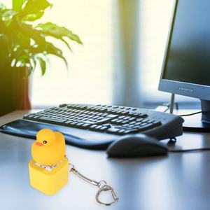 Prodotti <span class=keywords><strong>di</strong></span> <span class=keywords><strong>Tendenza</strong></span> 2025 Nuovi Arrivi Regalo <span class=keywords><strong>di</strong></span> Compleanno <span class=keywords><strong>Portachiavi</strong></span> Liquido a Forma <span class=keywords><strong>di</strong></span> Paperella Cartoon per Adulti con Autismo - Product Image 3