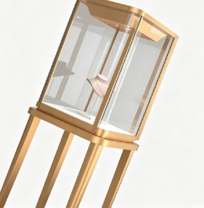 <span class=keywords><strong>Vitrina</strong></span> <span class=keywords><strong>de</strong></span> Exhibición <span class=keywords><strong>de</strong></span> Joyería <span class=keywords><strong>de</strong></span> Lujo con Pedestal Alto en Color Oro Champán, Estilo Museo Moderno con Iluminación LED y Tapa <span class=keywords><strong>de</strong></span> <span class=keywords><strong>Vidrio</strong></span> con Cerradura - Product Image 3