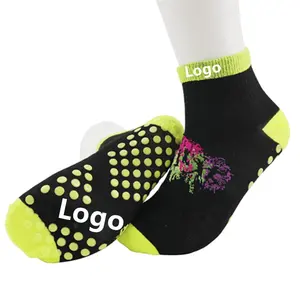 Kunden spezifisches Logo Günstige Yoga Trampolin Socken Anti Slip Für Erwachsene Trampolin Socke