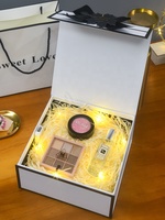 2024 Geschenk boxen aus weißer Schokolade Faltbare Magnet verpackungs kleidung Magnetische Geschenk box mit Band verpackung Magnet box