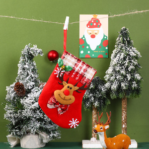 Chaussette de Noël élégante en velours, grande capacité, avec broderie complexe, idéale pour le remplissage de cadeaux - Product Image 2