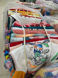 批发混合二手时尚夏季休闲儿童服装套装，从现有库存中随机发货。 - Product Image 3