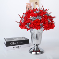 Arrangement de fleurs préservées avec vase en métal en forme de trophée 28x18x34 cm, centre de table en rose véritable pour la décoration de la salle à manger et du salon