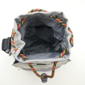 Prix surprise Nylon léger et tendance Deux poches avant Petit sac croisé Voyage Sacs de messager unisexe - Product Image 4