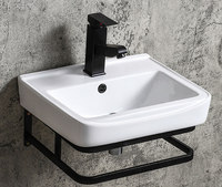 Wastafel gantung dinding, peralatan sanitasi keramik kecil