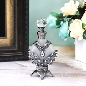 Flacon princesse pour parfum, huile essentielle, forme plate, bouchon couronne, surface à estampage à chaud, flacon vide populaire pour essence, vente en gros - Product Image 4