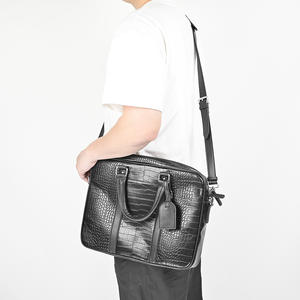Sac à dos en cuir vegan tendance, sac de voyage en cuir de crocodile, sacs fourre-tout pour femmes et hommes - Product Image 6