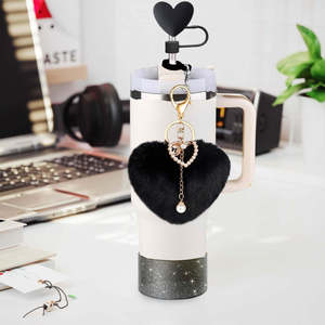 Bán buôn 40oz Silicone chai nước Phụ kiện long lanh hình trái tim dây đeo Mặt dây chuyền rơm cap Bìa Set với trái tim sang trọng cho ly - Product Image 1