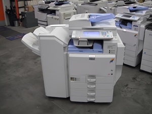 Fotocopiatrice Multifunzione <span class=keywords><strong>Laser</strong></span> a Colori Ricoh MP C3501 Ricondizionata, <span class=keywords><strong>Stampante</strong></span> e <span class=keywords><strong>Scanner</strong></span> A3 Tutto in Uno per Uso Aziendale - Product Image 5