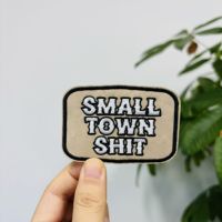 Échantillon gratuit tissu personnalisé brodé Patch Badges lettre patchs pour vêtements