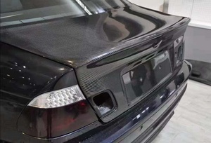 صندوق خلفي من ألياف الكربون عالي الجودة لسيارات BMW الفئة 3 (E46) 320/325i سيدان/كوبيه (بابين/4 أبواب) (1999-2006) بتصميم CSL - Product Image 4