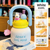 Bouteille d'eau en plastique personnalisée grande capacité pour enfants, anti-fuite, double ouverture, 850 ml, mignonne, avec paille et sangle