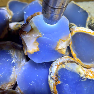 Nuestra fábrica al por mayor selecciona cuidadosamente la <span class=keywords><strong>Calcedonia</strong></span> azul turca natural de más alto grado para el procesamiento o la colección de joyas - Product Image 3