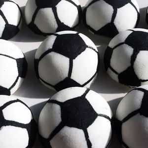 Bombes de bain effervescentes en forme de ballon de football pour enfants, de haute qualité, biologiques, spécialement conçues pour une expérience de bain relaxante - Product Image 5
