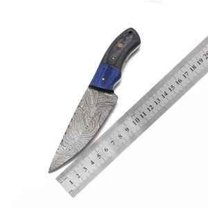 Cuchillo de caza multifuncional hecho a mano de acero de Damasco de alta calidad, cuchillo de caza de acero de Damasco personalizable en venta - Product Image 1