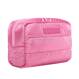 Pochette de toilette rose matelassée - Organisateur de voyage style <span class=keywords><strong>Fenty</strong></span>, pochette de <span class=keywords><strong>maquillage</strong></span> légère en nylon - Product Image 5