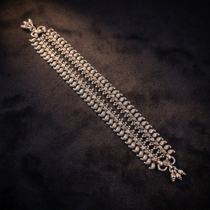 Chevillères en argent sterling 925 oxydé, design traditionnel complexe, bijoux ethniques Payal pour femmes et tenues de mariée - Product Image 3