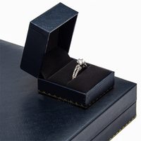 Boîte à bijoux carrée personnalisable en cuir et papier de haute qualité avec fermeture à pression pour bagues, pendentifs, bracelets et colliers – Vente en gros