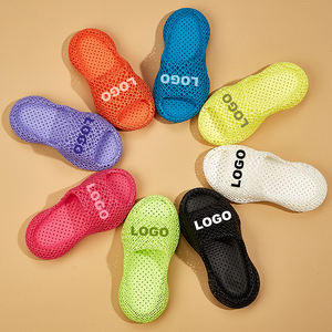 Chaussures imprimées en 3D recyclables et personnalisées Chaussons à glissière souples pour femmes et hommes en TPU élastique innovant personnalisé - Product Image 1