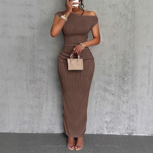 Vestido <span class=keywords><strong>de</strong></span> hombro oblicuo con falda ajustada y diseño <span class=keywords><strong>de</strong></span> ondas <span class=keywords><strong>de</strong></span> agua <span class=keywords><strong>dulce</strong></span>, colección Primavera 2026, en stock - Product Image 3