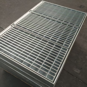 Hojas <span class=keywords><strong>de</strong></span> rejilla <span class=keywords><strong>de</strong></span> acero galvanizado fabricadas a medida <span class=keywords><strong>para</strong></span> pasarelas, cubiertas <span class=keywords><strong>de</strong></span> drenaje <span class=keywords><strong>de</strong></span> estacionamiento, <span class=keywords><strong>escalones</strong></span> <span class=keywords><strong>de</strong></span> escalera - Product Image 1