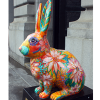 Usine personnalisée coloré fibre de verre lapin Statue résine dessin animé lapin géant Animal Sculpture pour la décoration