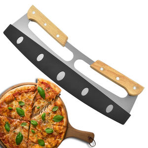 Couteau à pizza professionnel DD994 en acier inoxydable avec logo personnalisé, manche en bois, lame de coupe semi-circulaire double et protège-lame - Product Image 2