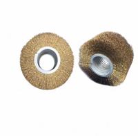 Brosse spirale extérieure personnalisée avec poils en fil d'acier pour le nettoyage interne et externe des rouleaux de convoyeur