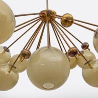 Style Mid-Century Laiton bruni et 12 sphères en verre de Murano Grand lustre Spoutnik pour la décoration de la maison Salon