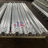 Barandilla de Seguridad para Carreteras de Acero Galvanizado en Forma de W, Alta Resistencia, Personalizable con Recubrimiento en Polvo para Seguridad Vial