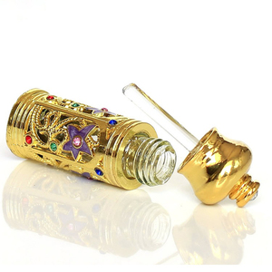 Bouteilles d'huile de <span class=keywords><strong>parfum</strong></span> vides décoratives rechargeables de 3ml en alliage et verre de style arabe moyen-orient Dubaï à l'ancienne - Product Image 2