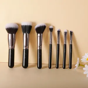 Oem Custom 7pcs Mini Viagem Luxo Private Label Rosto Olho Macio Denso Sintético Cabelo Madeira Handle Cosméticos Maquiagem Brushes Set