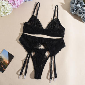 Conjunto de Lencería Sexy de 4 Piezas para Mujer: Sujetador de Encaje Transparente con Aro, Tanga y Liguero - Product Image 6