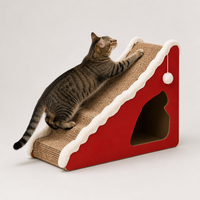 Maison pour chat en carton ondulé, thème Piste de ski de Noël, avec griffoir à marches et boule suspendue