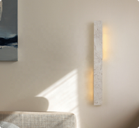 Applique murale moderne en travertin jaune faite à la main, luminaire LED minimaliste en pierre naturelle pour décoration d'hôtel et de maison