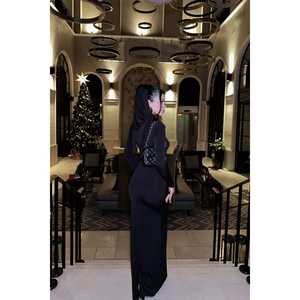 Robe de cocktail longue noire basique - Product Image 1