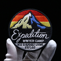 Fer à repasser sur vente en gros Badges brodés Bordure Logo de marque personnalisé Machines Patch de broderie pour vêtements