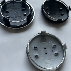 Remplacement automatique <span class=keywords><strong>60mm</strong></span> 61mm 68mm 69mm capuchon central de roue couvercle de moyeu de roue pour jantes de pneu A4 A6 A3 - Product Image 1