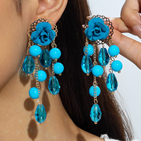 Boucles d'oreilles à pampilles et fleurs perlées au design original pour la vente en gros aux bijouteries N240507